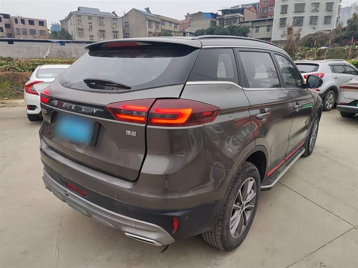 Фото 7 - Geely Atlas
