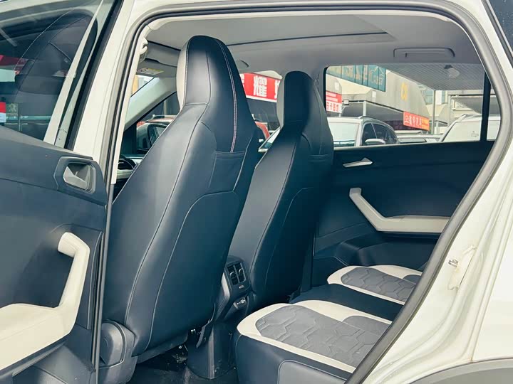 Фото 6 - Volkswagen Tharu