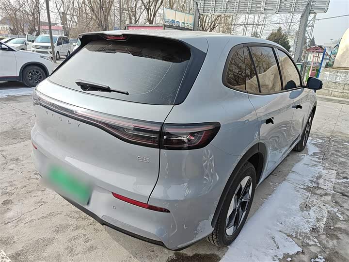 Фото 7 - Geely Galaxy E5