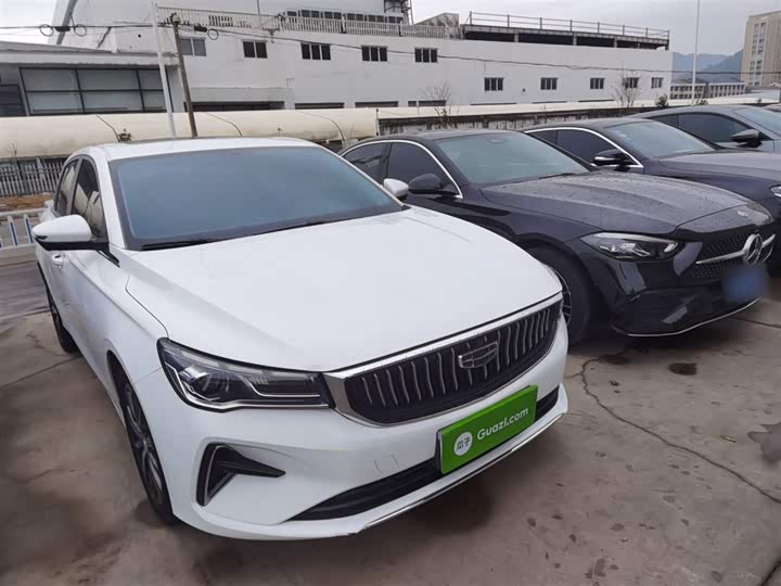 Фото 4 - Geely Emgrand