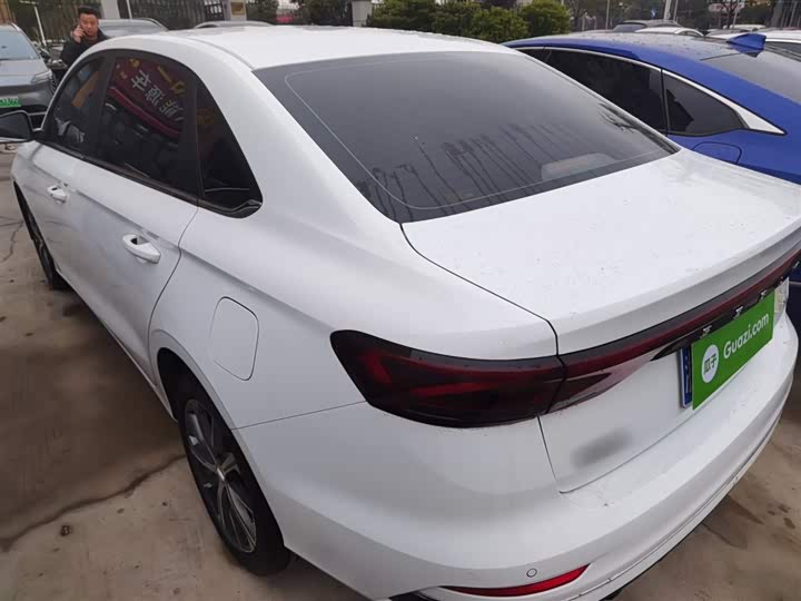 Фото 5 - Geely Emgrand