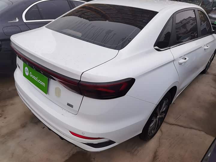 Фото 7 - Geely Emgrand