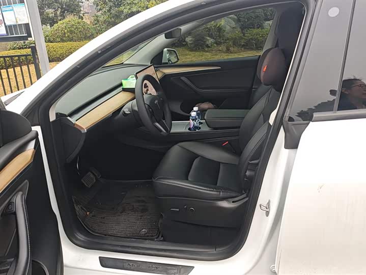 Фото 9 - Tesla Model Y