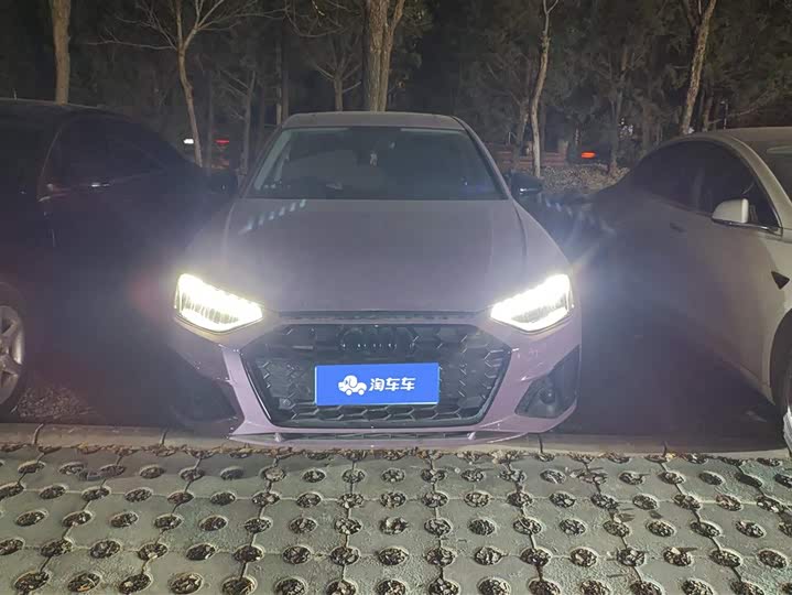 Фото 2 - Audi A4L