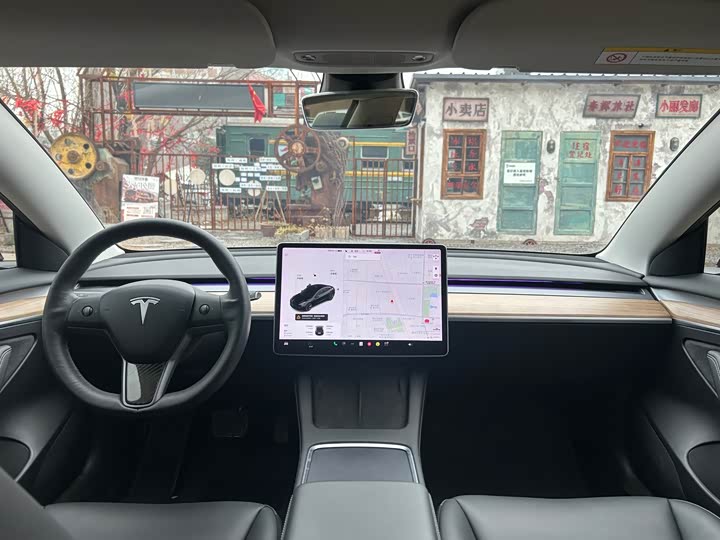 Фото 4 - Tesla Model 3