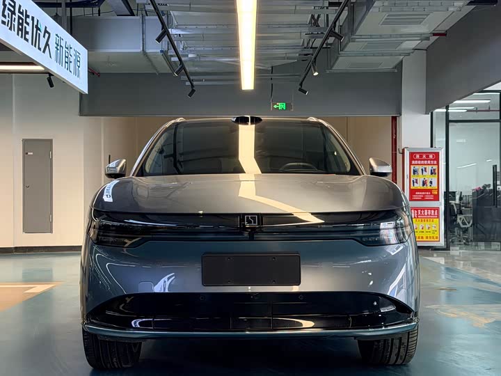 Фото 2 - Zeekr 7X