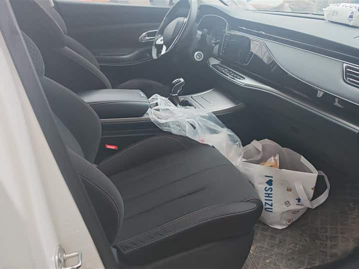 Фото 8 - Changan Oshan X7