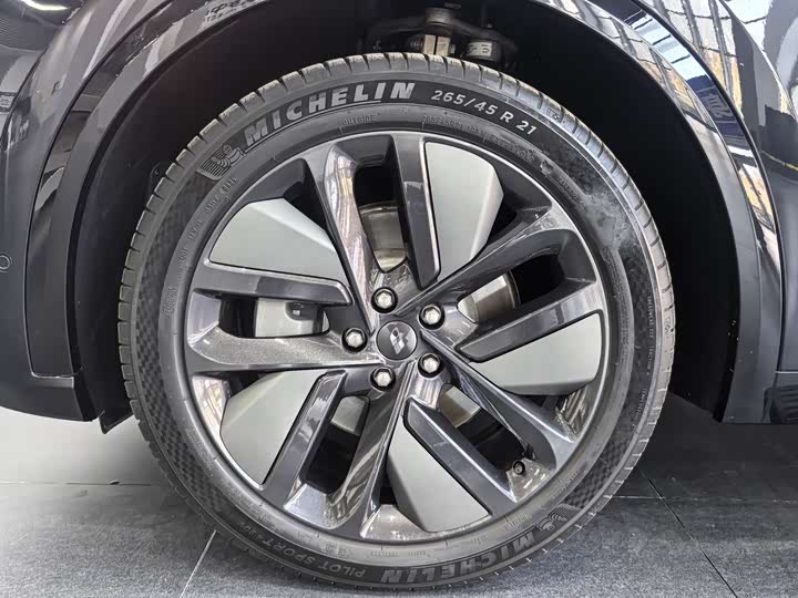 Фото 4 - LiXiang L9