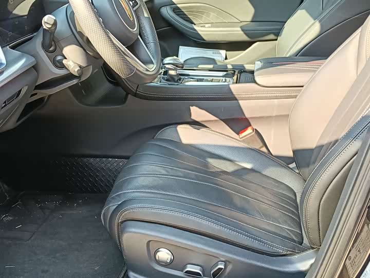 Фото 8 - Hongqi H5