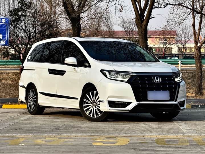 Фото 3 - Honda Elysion