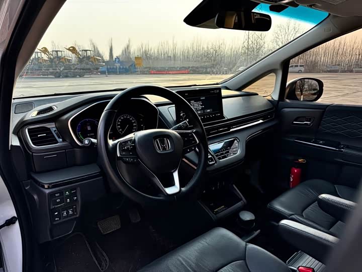 Фото 9 - Honda Elysion