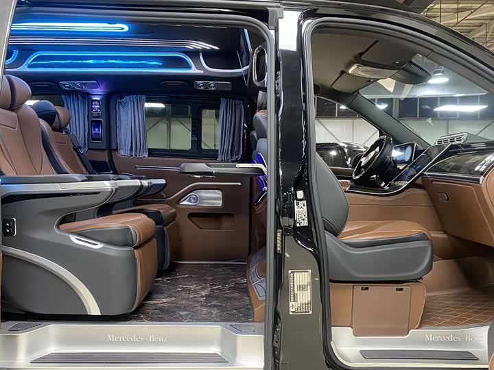 Фото 9 - Mercedes-Benz Vito