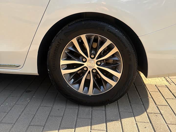 Фото 7 - Buick GL8 ES