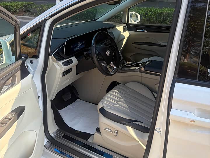 Фото 9 - Buick GL8 ES