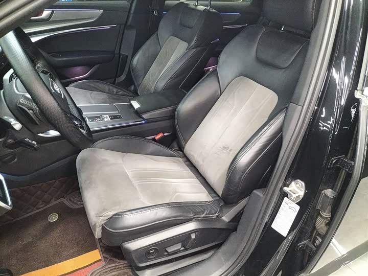 Фото 8 - Audi A6L