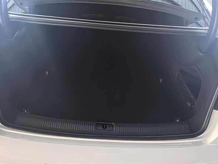 Фото 4 - Audi A4L