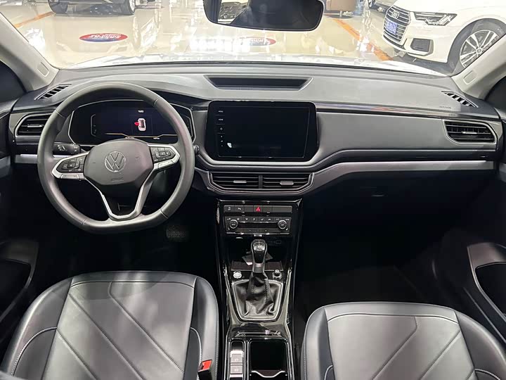 Фото 7 - Volkswagen Tharu