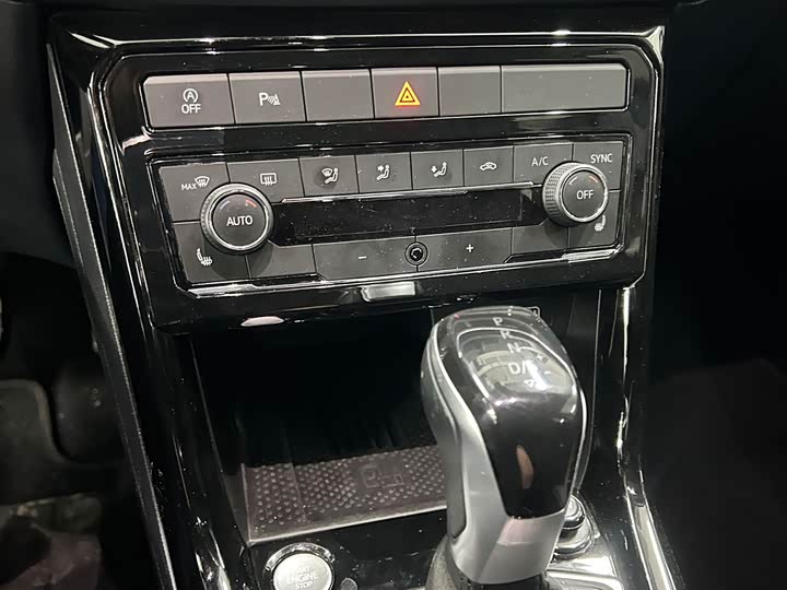 Фото 9 - Volkswagen Tharu