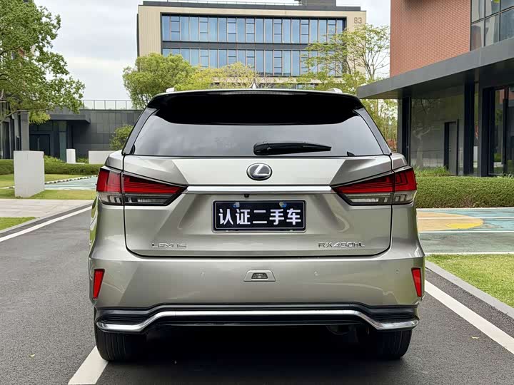 Фото 4 - Lexus RX