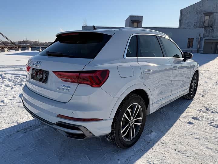 Фото 6 - Audi Q3