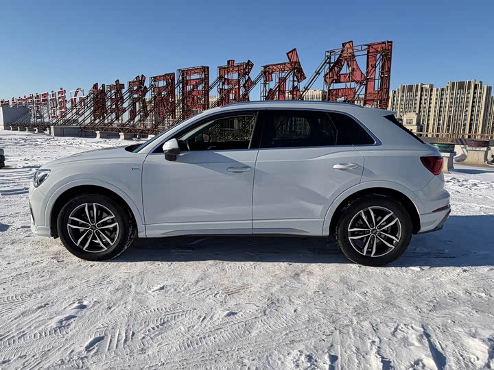 Фото 8 - Audi Q3