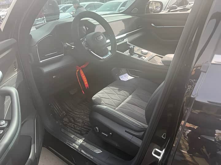 Фото 4 - Geely Monjaro