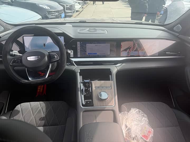 Фото 6 - Geely Monjaro