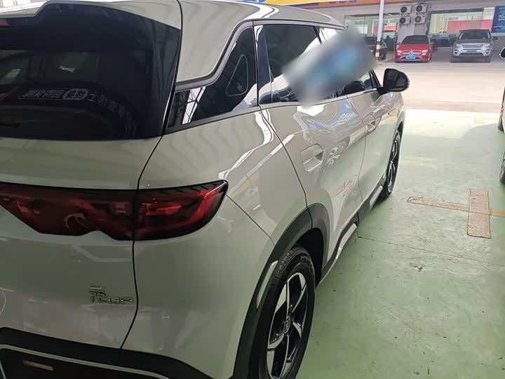 Фото 8 - BYD Yuan Up