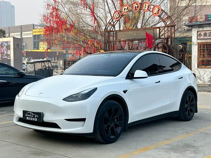 Фото 1 - Tesla Model Y