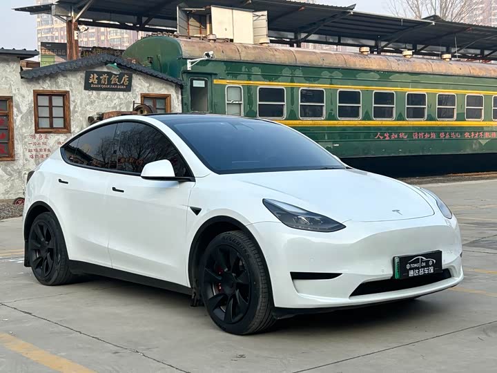 Фото 2 - Tesla Model Y