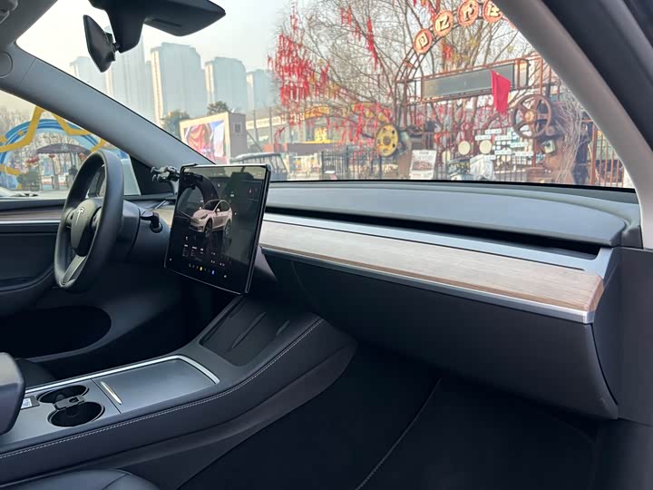 Фото 9 - Tesla Model Y