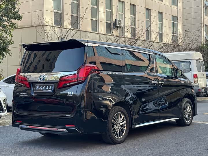 Фото 7 - Toyota Alphard