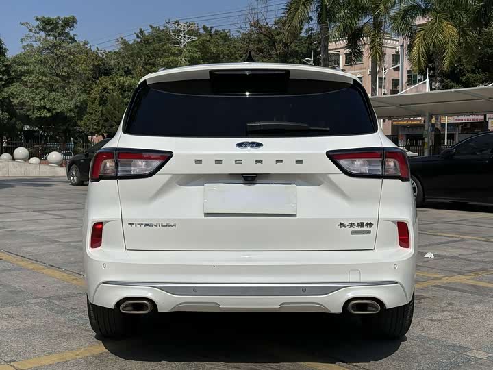 Фото 4 - Ford Escape