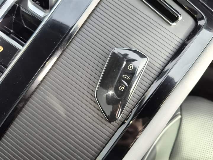 Фото 9 - Volkswagen Teramont Pro