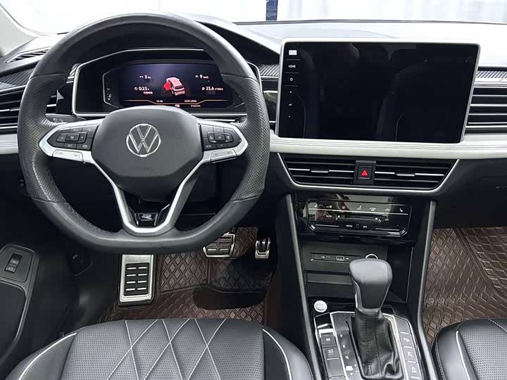 Фото 6 - Volkswagen Tiguan L Pro