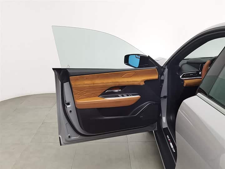 Фото 8 - Mazda EZ-6