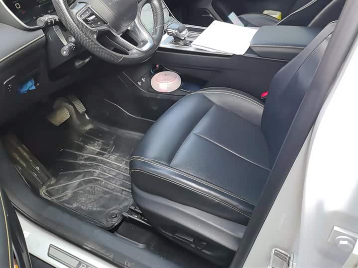 Фото 9 - Roewe RX5 Hybrid