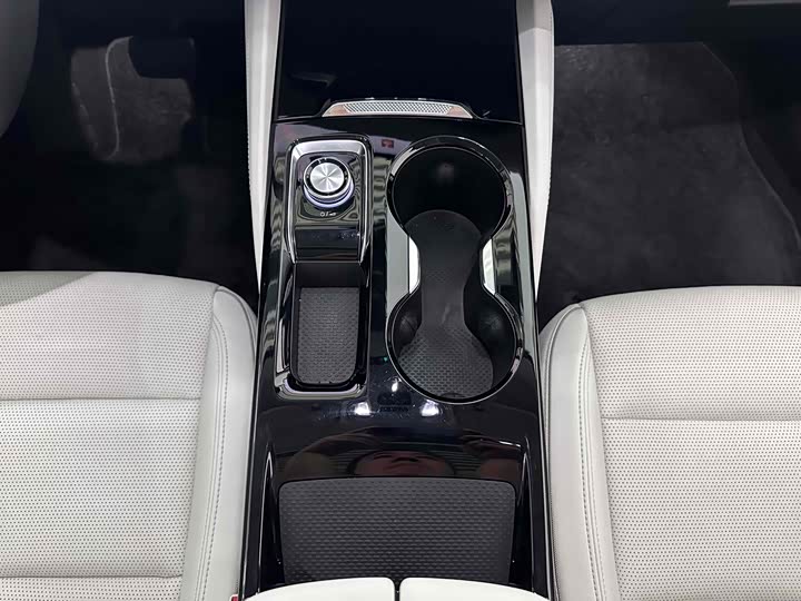 Фото 9 - Buick Envision Plus