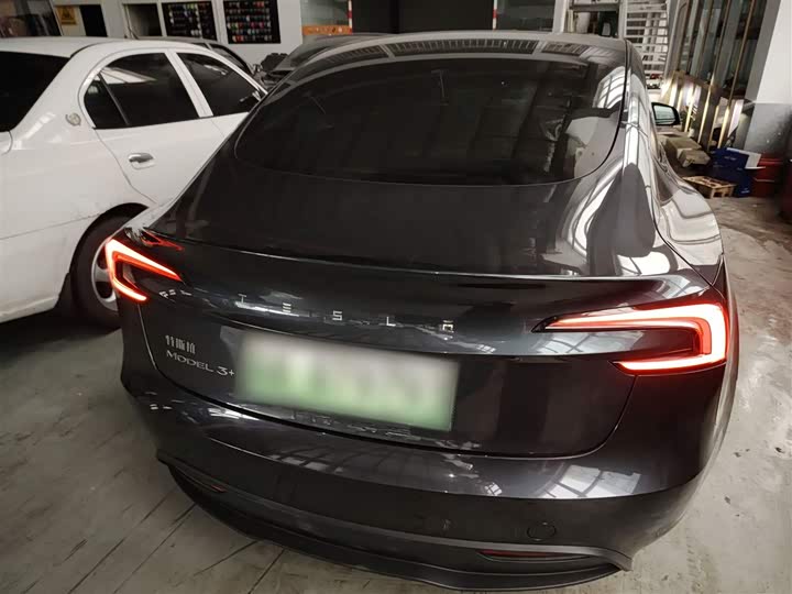 Фото 6 - Tesla Model 3