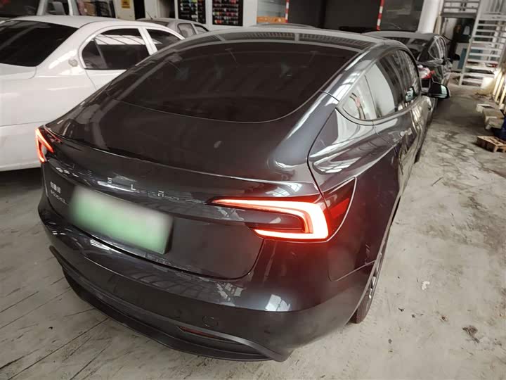 Фото 7 - Tesla Model 3