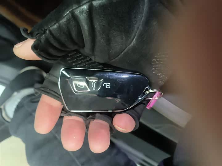 Фото 9 - Volkswagen Golf