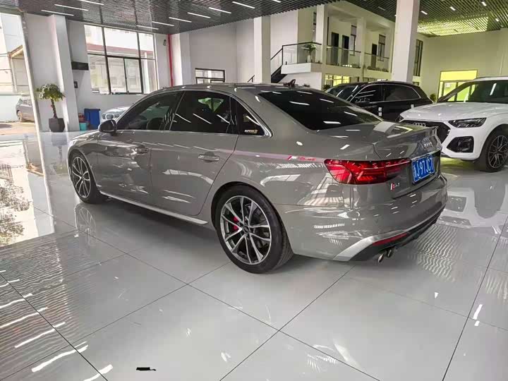 Фото 3 - Audi S4