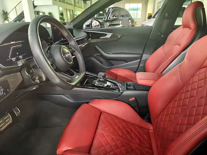 Фото 5 - Audi S4