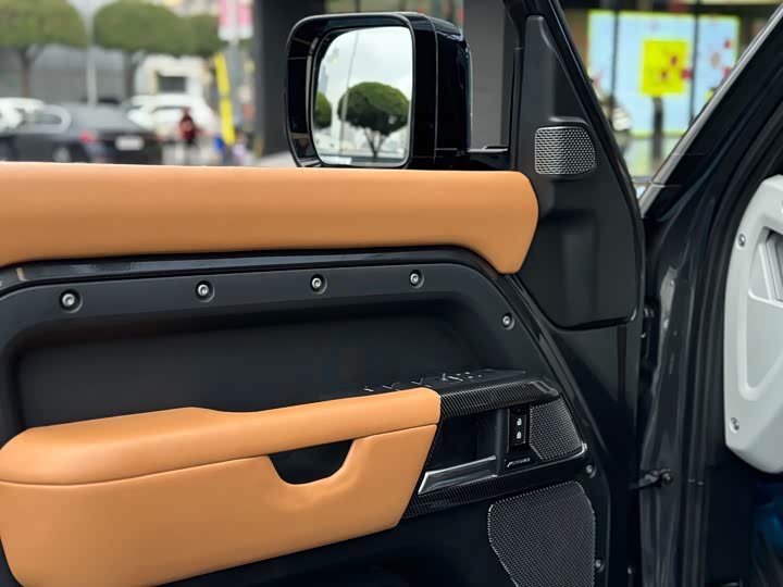 Фото 9 - Land Rover Defender