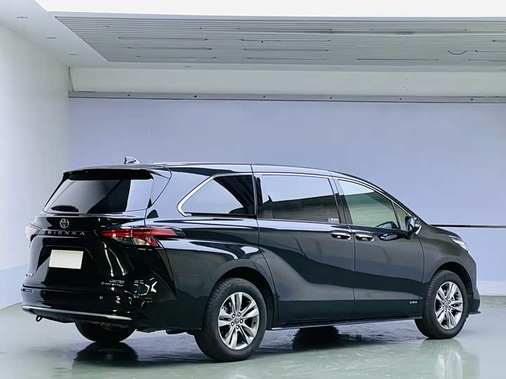 Фото 6 - Toyota Sienna