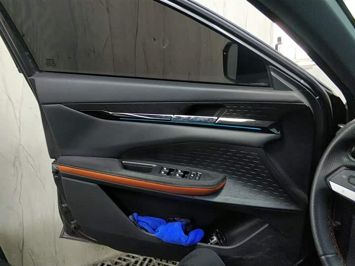 Фото 7 - Changan UNI-V