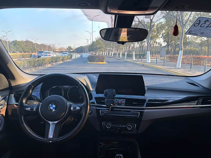 Фото 7 - BMW X1