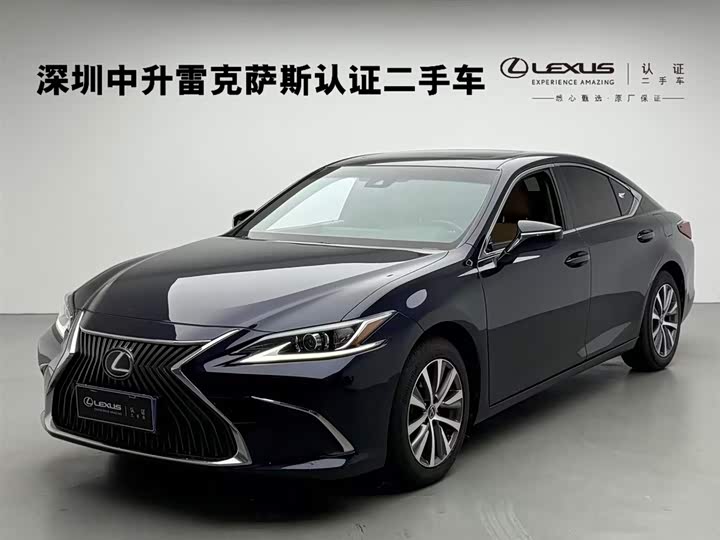 Фото 1 - Lexus ES