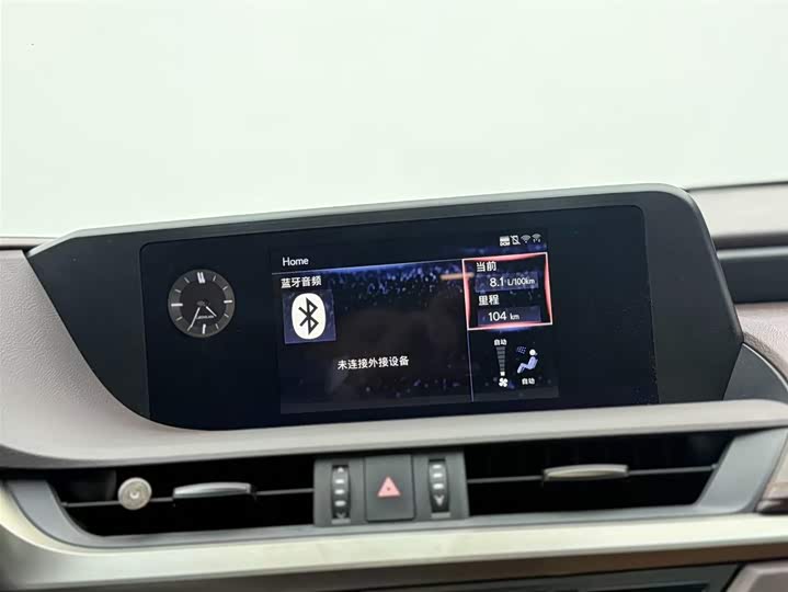 Фото 8 - Lexus ES