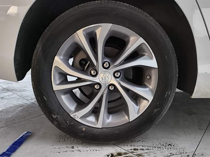 Фото 6 - Buick Verano